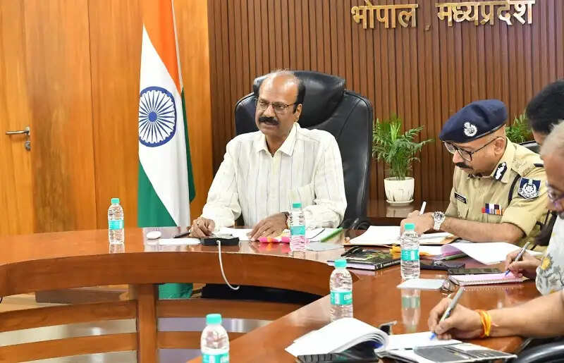 मप्रः डीजीपी ने वरिष्ठ पुलिस अधिकारियों के साथ की नारकोटिक्स विषय पर की विस्तृत समीक्षा