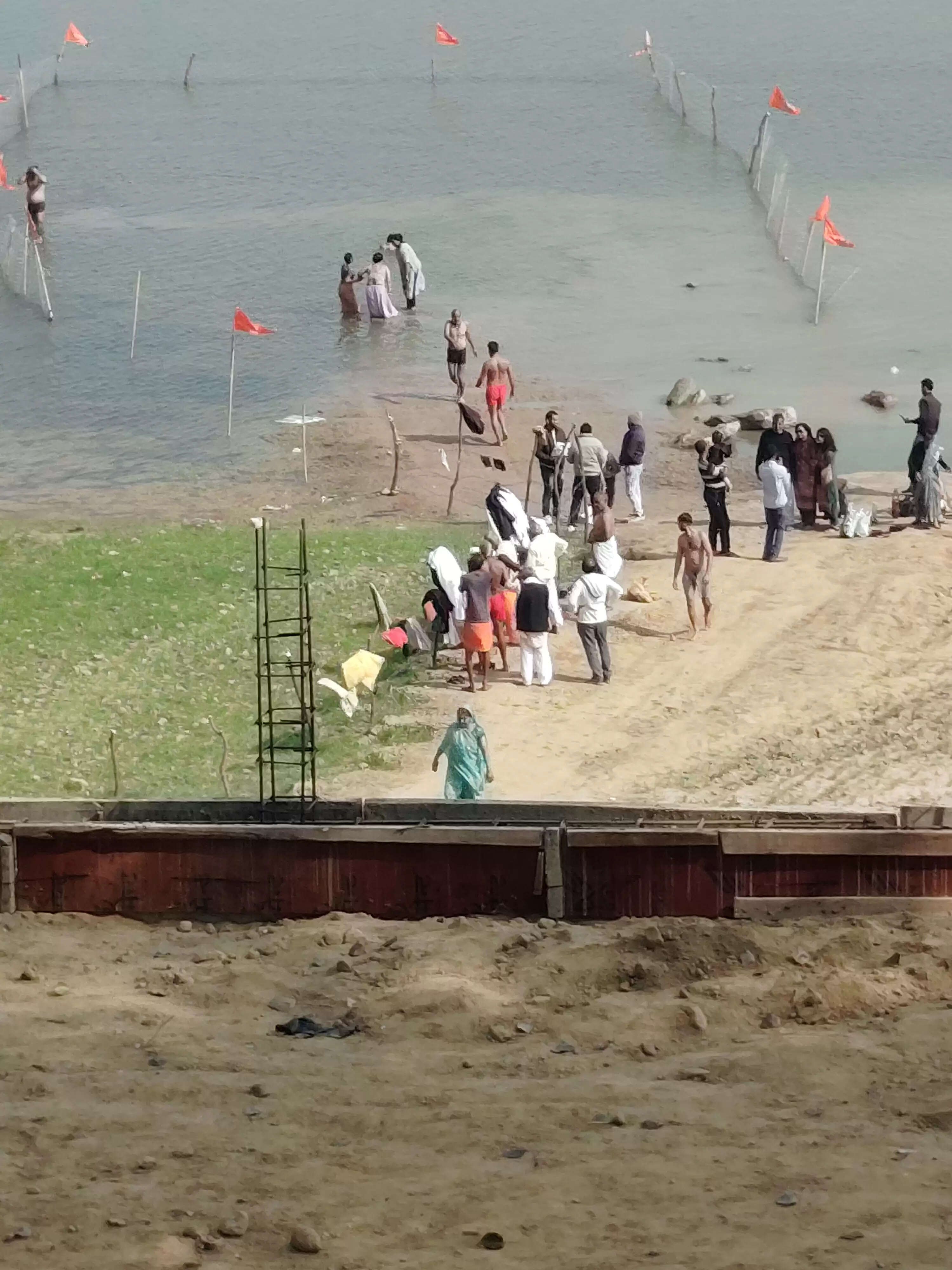 पंचनद धाम में मकर संक्रांति पर उमड़ी आस्था , हजारों श्रद्धालुओं ने पंचनद धाम में लगाई पुण्य की डुबकी