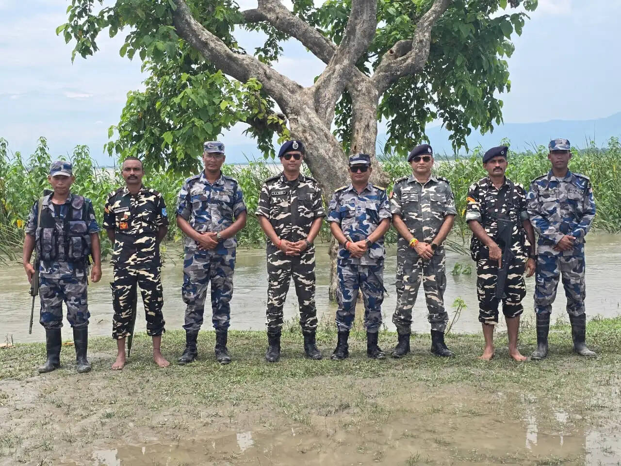 भारत-नेपाल सीमा पर शांति बनाए रखने के लिए एसएसबीएवं एपीएफ नेपाल के वरिष्ठ अधिकारियों की बैठक