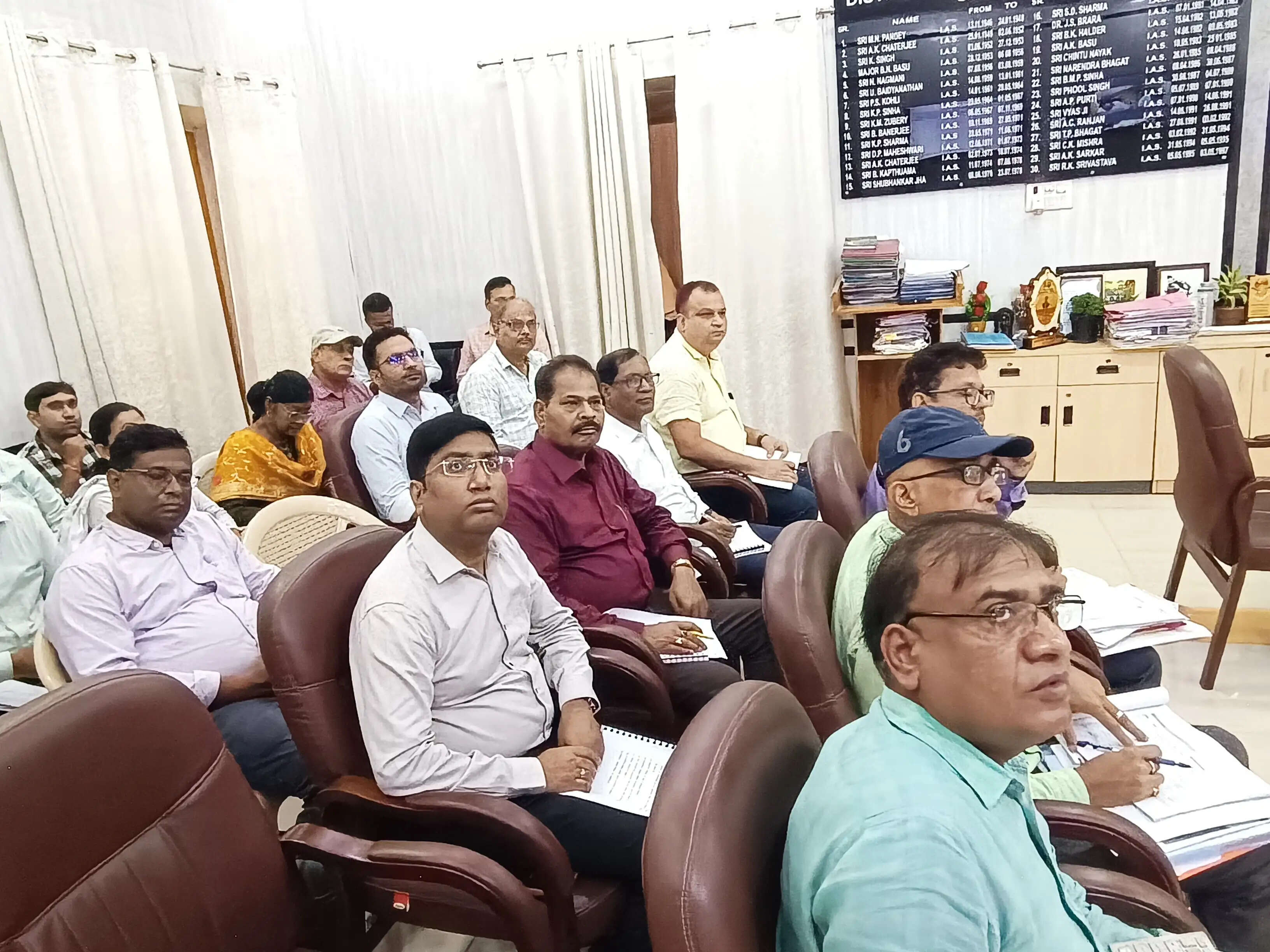 सारण में अभियान बसेरा 2 के तहत 15 अगस्त तक 1,157 बासगीत पर्चे तैयार करने का लक्ष्य