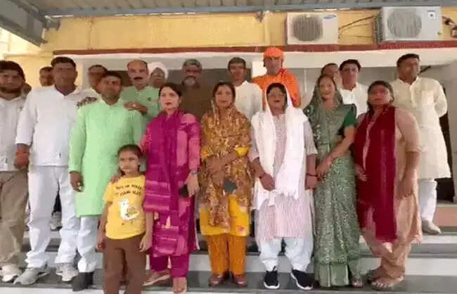 नारनौल में जिला परिषद की बैठक का पार्षदों ने किया सामूहिक बहिष्कार