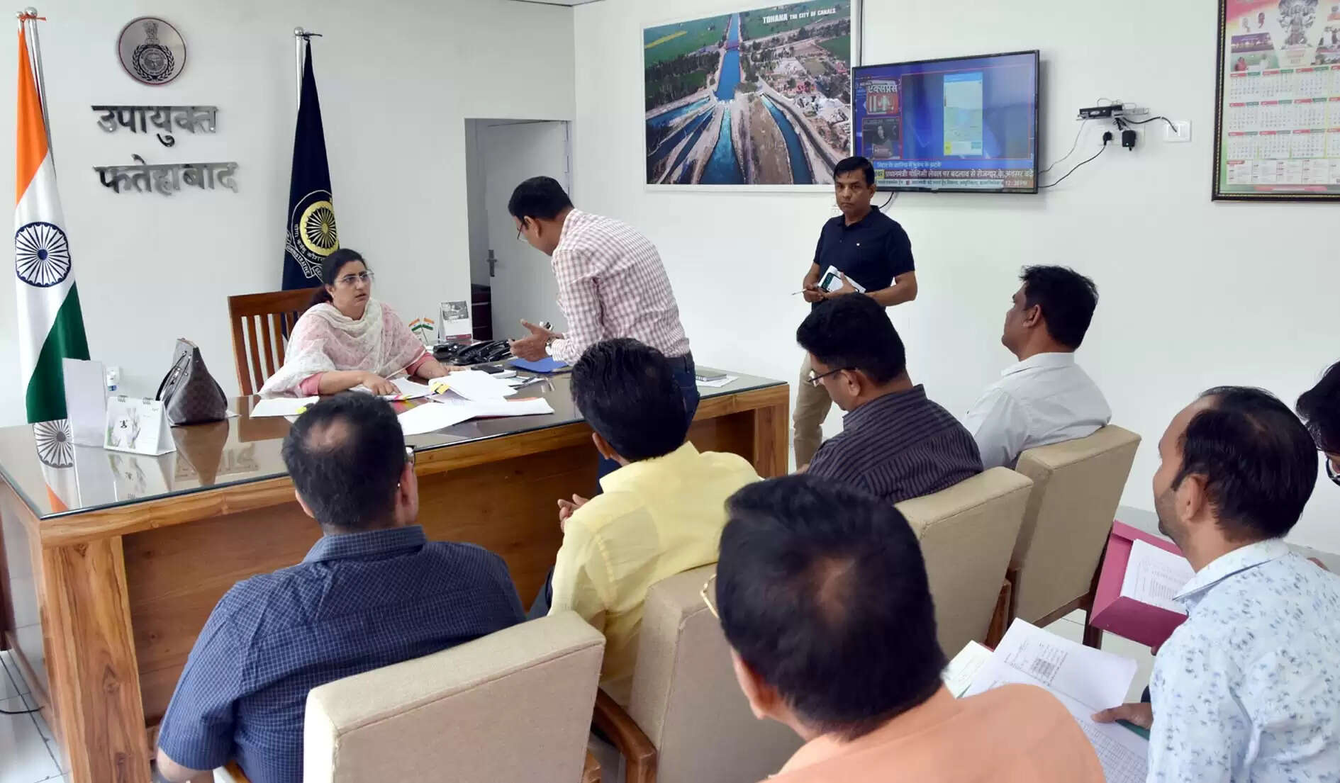 नवनियुक्त उपायुक्त मनदीप कौर ने संभाला जिला फतेहाबाद का पदभार