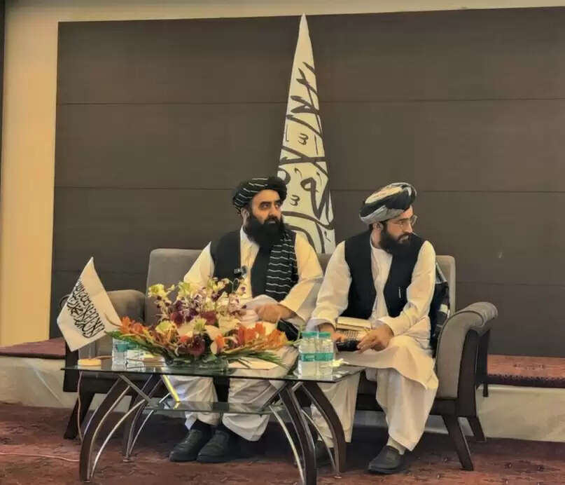 महिला पत्रकारों को प्रेस कॉन्फ्रेंस में आमंत्रित नहीं किए जाने पर अफगान विदेश मंत्री ने दी सफाई