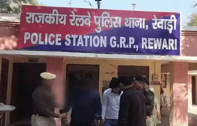 रेवाड़ी जीआरपी ने सुलझाई मर्डर की गुत्थी, दो गिरफ्तार