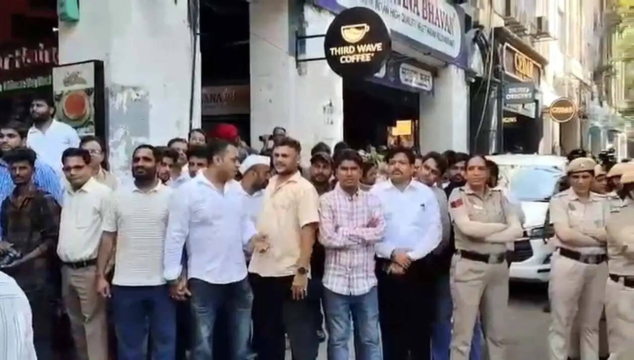 हिसार : चुनाव आयोग की जवाबदेही मांगना अपराध नहीं : बृजलाल