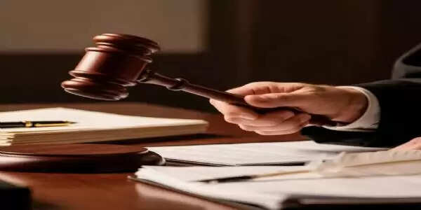 बीमा कंपनी की मनमानी पर आयोग का सख्त रुख, भुगतान करने के निर्देश