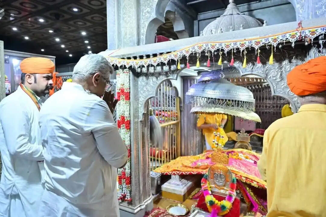 शेखावत ने योजनाओं के समयबद्ध क्रियान्वयन के दिए निर्देश