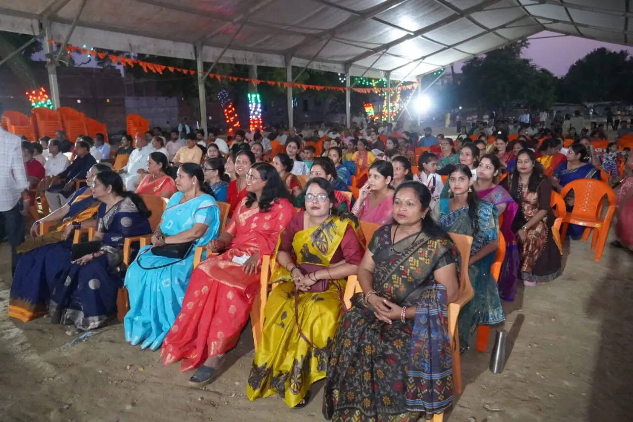 संस्कारों और संस्कृति से नई पीढ़ी को जोड़ना जरूरी : डॉ. राम मनोहर