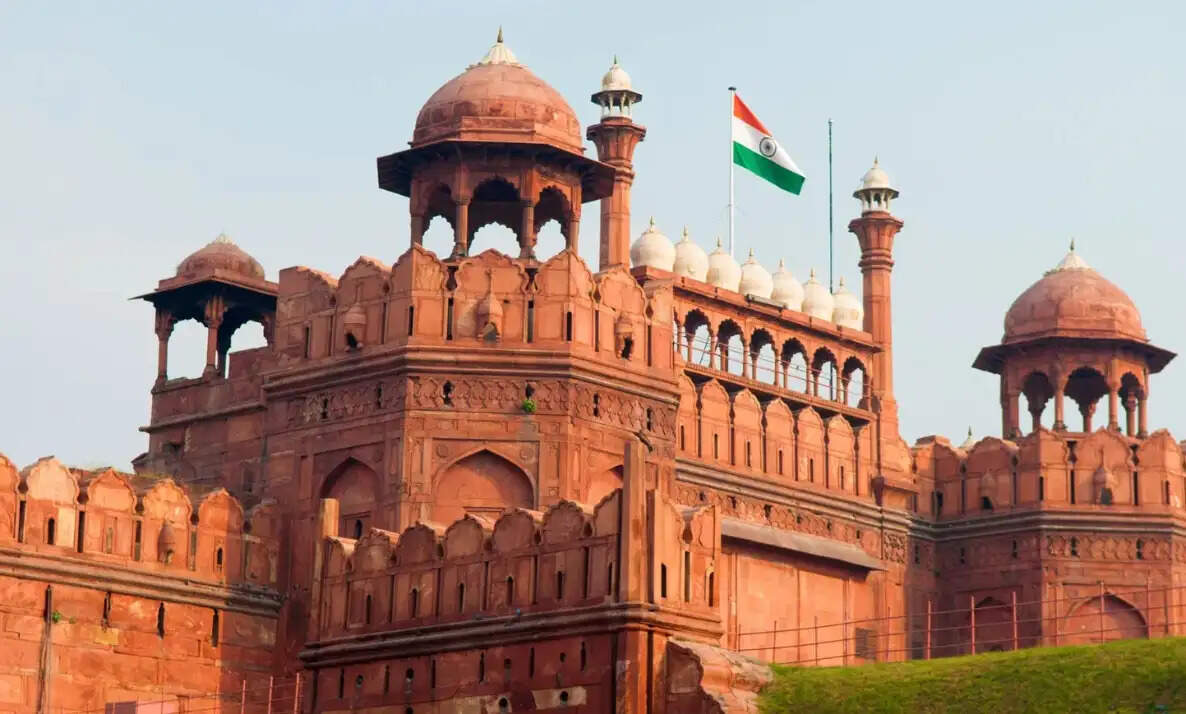 इतिहास के पन्नों में 29 अप्रैल : इतिहास और गौरव का प्रतीक—लाल किले की भव्य विरासत