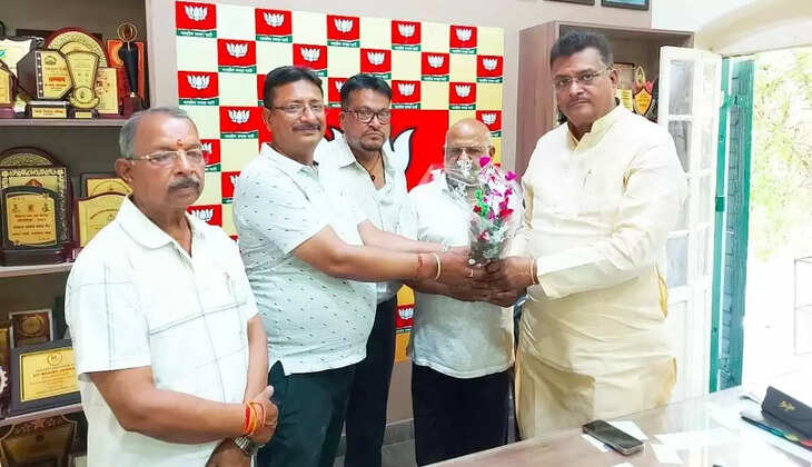 हजारीबाग सांसद से मिले चैंबर ऑफ कॉमर्स के पदाधिकारी