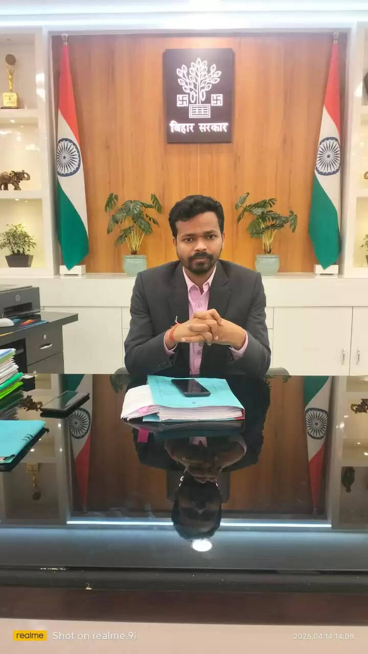 किशनगंज में 8509 से अधिक एलपीजी सिलेंडर उपलब्ध, घबराने की जरूरत नहीं: डीएम विशाल राज