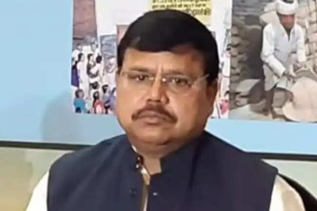 ग्वालियरः ऊर्जा मंत्री तोमर आज कचरा संग्रहण के लिए पांच ट्रेक्टर-ट्राली प्रदान करेंगे