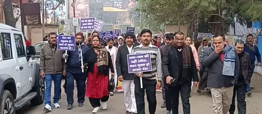 नशे के खिलाफ सड़क पर उतरे न्यायिक अधिकारी, कोर्ट कैंपस से समाहरणालय तक निकाली प्रभातफेरी