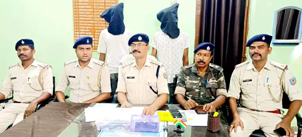 पलामू सदर अस्पतालकर्मी को लूटने वाले दो लुटेरे चढे पुलिस के हत्थे