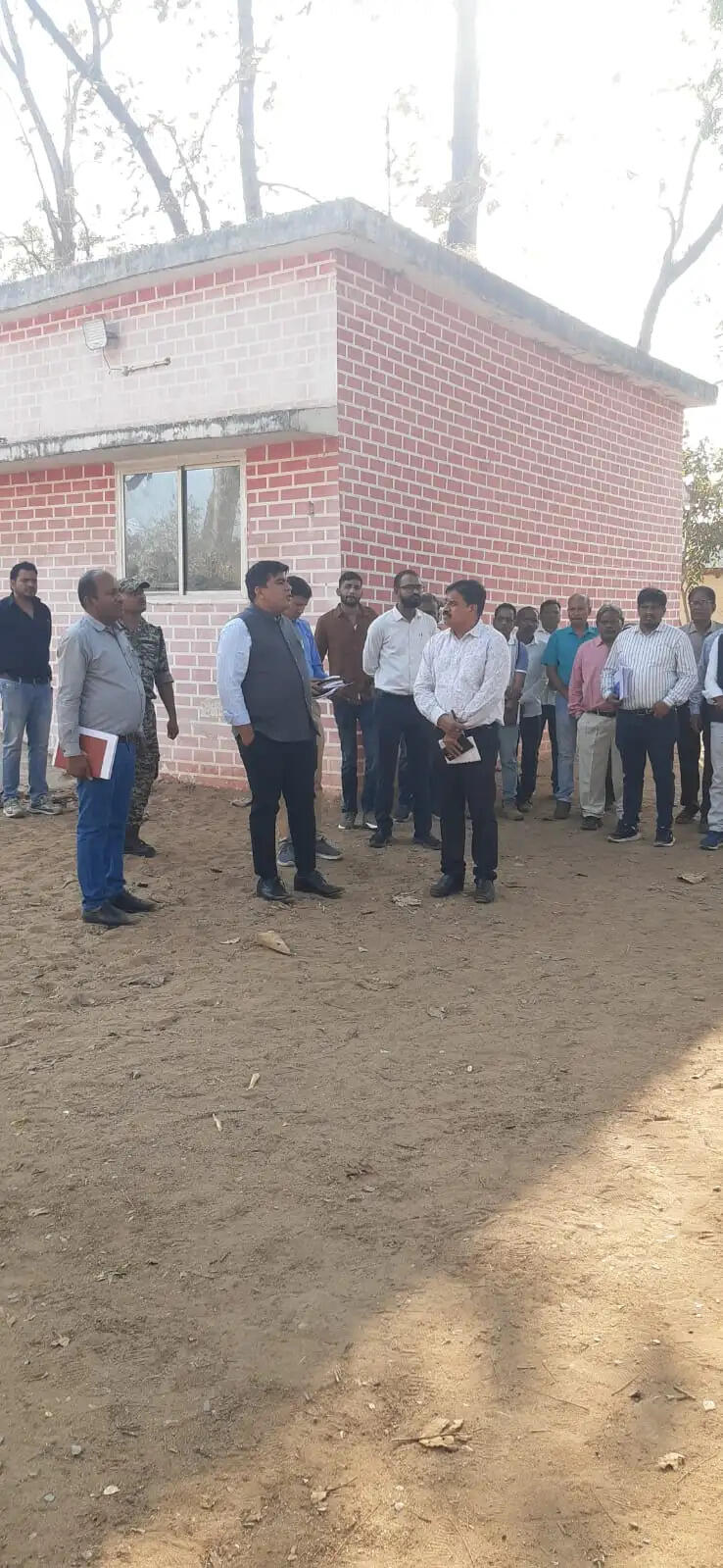 कोरबा कलेक्टर ने पीएम श्री विद्यालय करतला का किया निरीक्षण