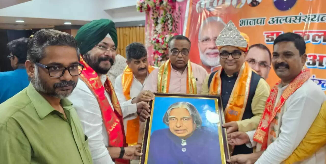 अखिलेश का तंबू मुसलमानों के बम्बू पर टिका हुआ है : जमाल सिद्दीकी