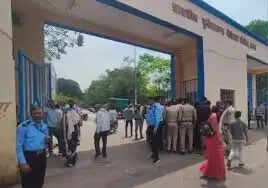 सागर&nbsp;के बुंदेलखंड मेडिकल कॉलेज&nbsp;में प्रसूता की मौत पर हंगामा, परिजनों ने लापरवाही का आरोप लगाया