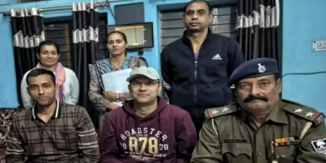 कटिहार पुलिस ने चोरी के 12 लाख रुपये हरियाणा पुलिस को किया सुपुर्द