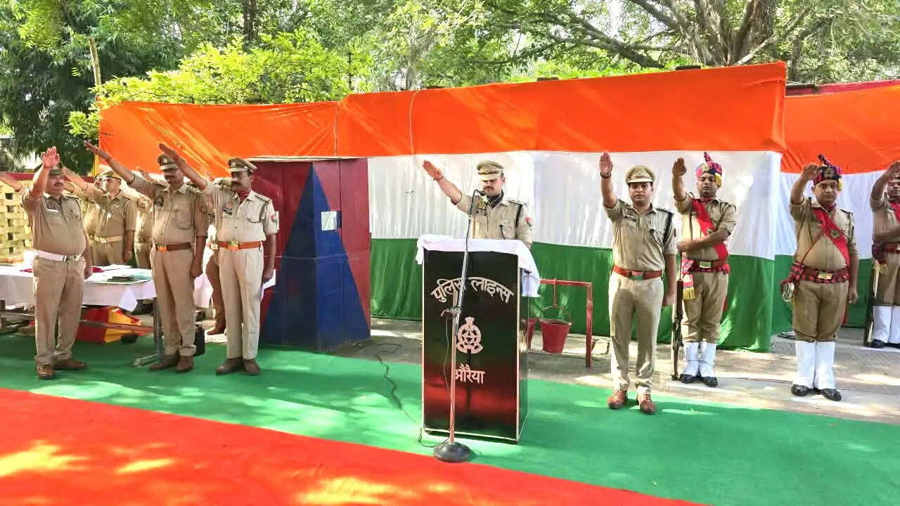 गांधी-शास्त्री जयंती पर पुलिस लाइन में गूंजा सत्य-अहिंसा का संदेश