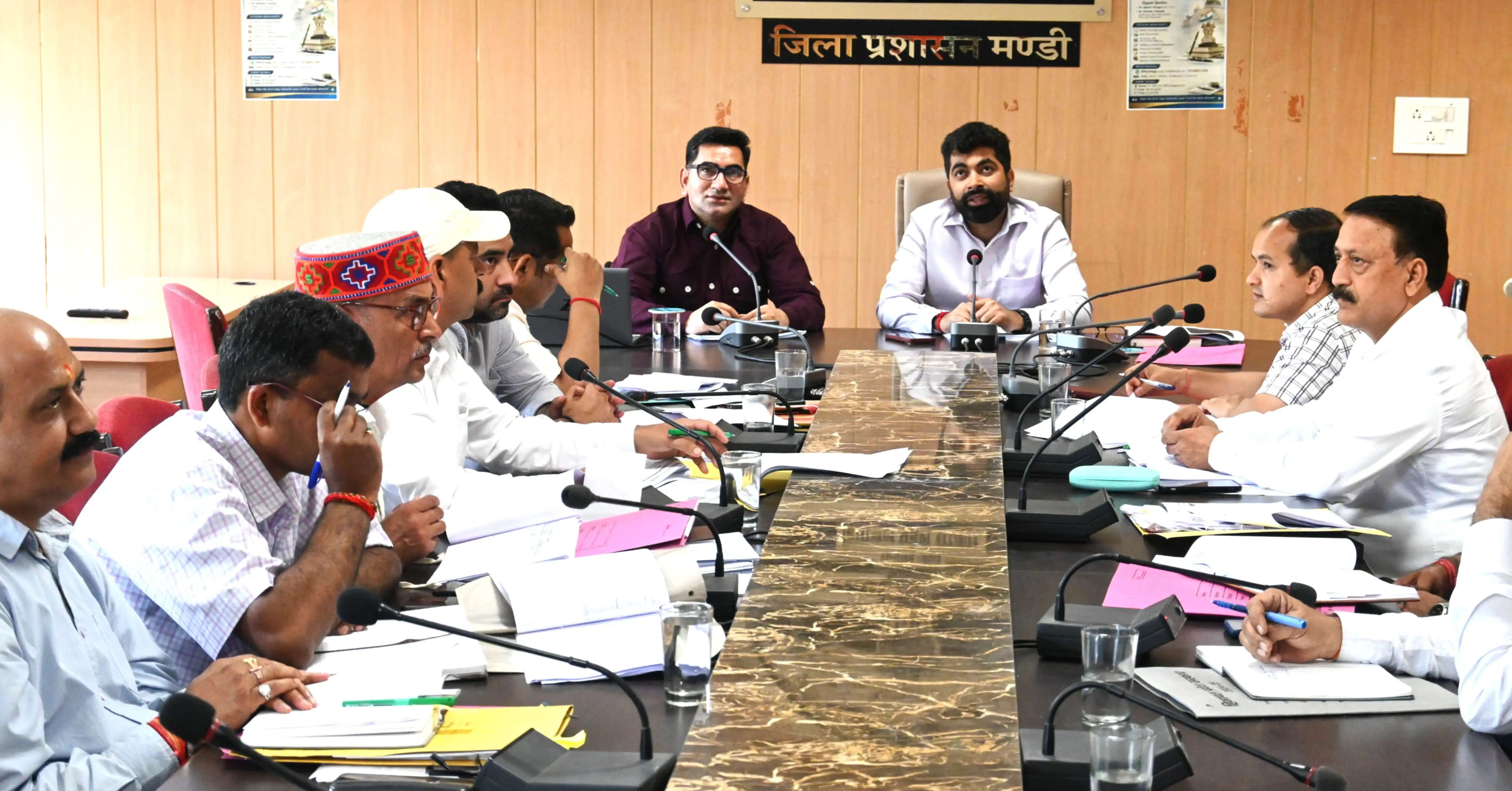 मनरेगा सहित विभिन्न ग्रामीण विकास योजनाओं की प्रगति की एडीसी ने की समीक्षा