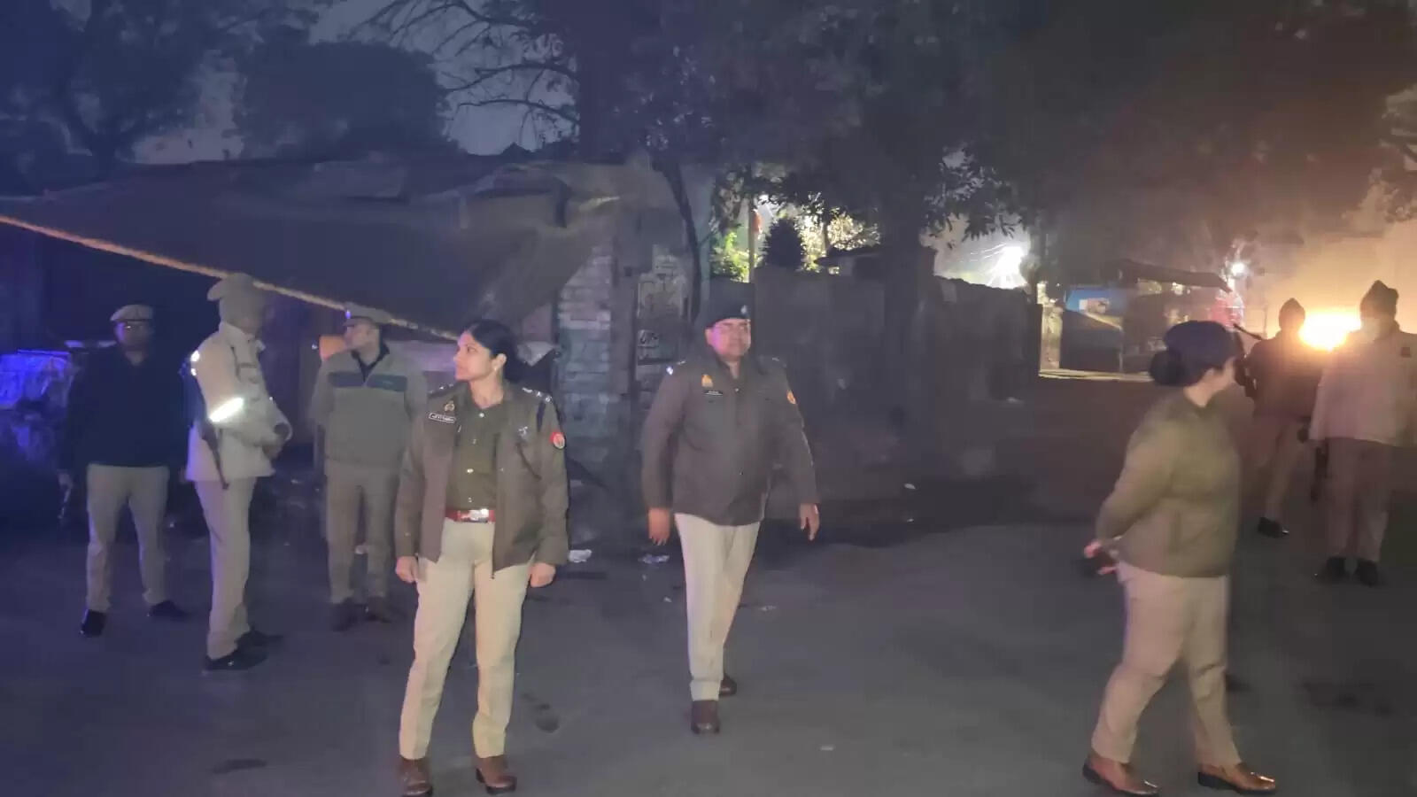 फर्रुखाबाद: घने कोहरे में एसपी रात्रि चेकिंग पर निकली