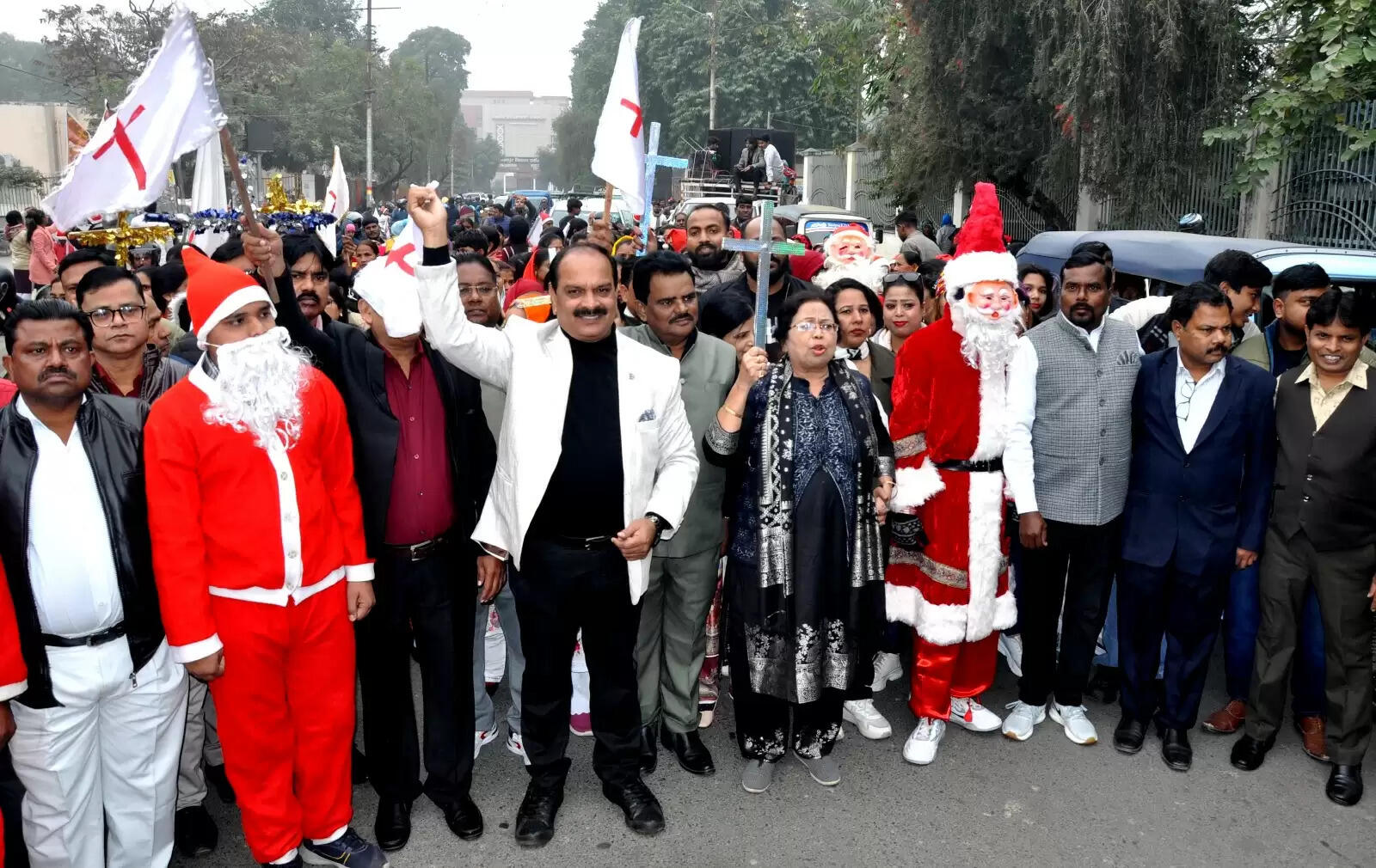 शहर में सुख शांति और एकता के लिए निकली ईसा मसीह की रैली