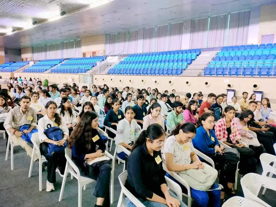 दिल्ली विश्वविद्यालय में वाइस चांसलर इंटर्नशिप स्कीम का तीसरा दिन: छात्रों का उत्साह चरम पर