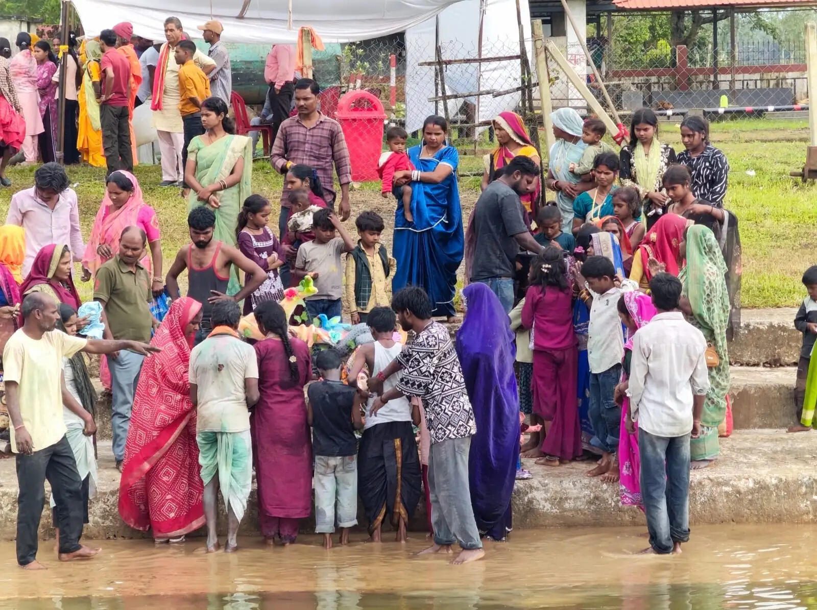 अनूपपुर: झमाझम बारिश के बीच गणपति बप्पा..अगले बरस.. जल्दी आ के साथ प्रथम पूज्य श्रीगणेश को नम आंखों से बिदाई