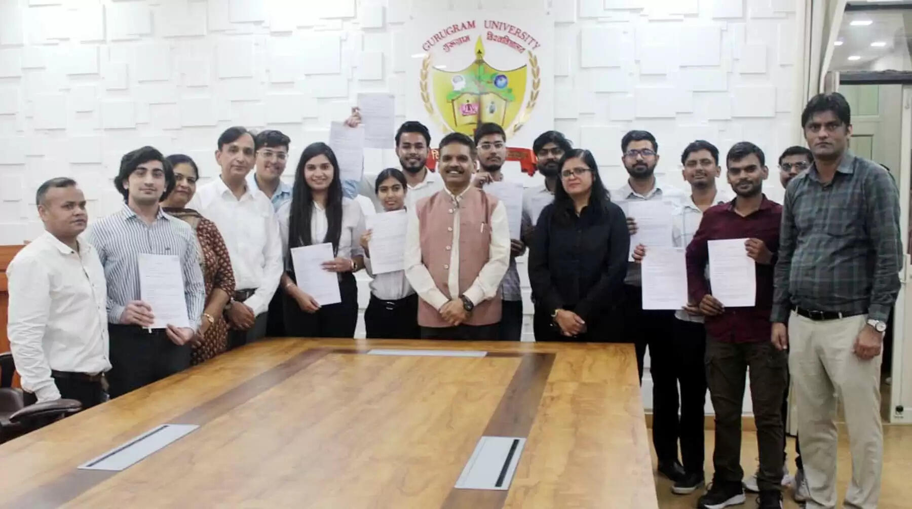 गुरुग्राम विवि के 11 विद्यार्थियों को छह-छह लाख सालाना पैकेज पर मिली नौकरी