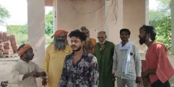 आश्रम में बछिया के साथ आपत्तिजनक हरकत का आरोप, महंत की शिकायत से मचा हड़कंप