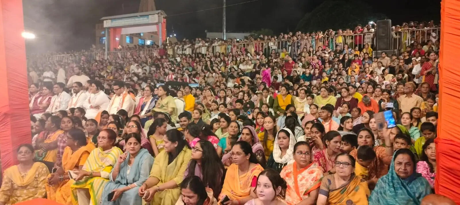 बनारस की तर्ज पर रुद्री घाट में हुई चित्रोत्पला महानदी की भव्य गंगा आरती