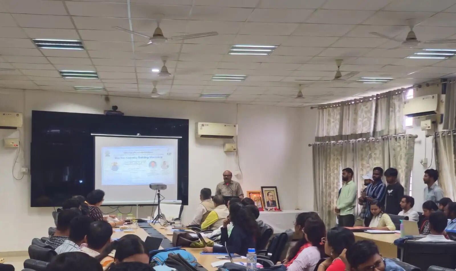 अनूपपुर: इंगांराजविवि में शोधार्थियों के लिए एआई उपकरणों पर एक दिवसीय कार्यशाला आयोजित