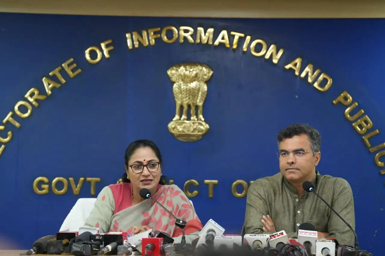 दिल्ली में जल आपूर्ति और सीवर नेटवर्क से संबंधी कई बड़ी परियोजना पर काम जारी : रेखा गुप्ता