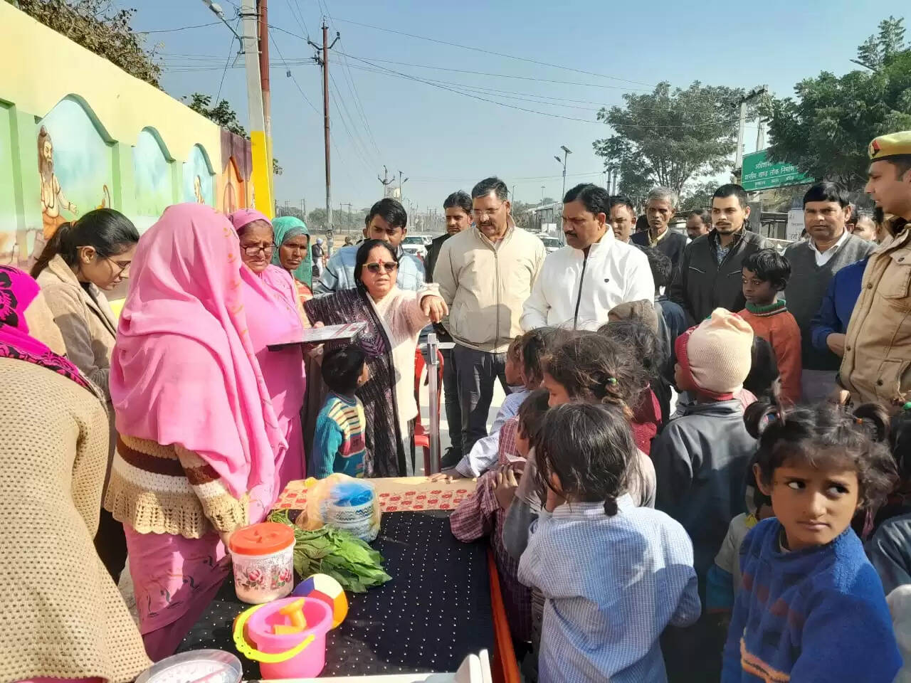 औरैया के लालपुर में जनकल्याणकारी मेला आयोजित, ढाई सौ लाभार्थियों को मिला योजनाओं का लाभ