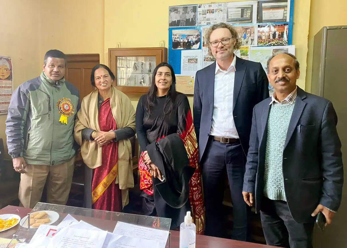 जर्मन वैज्ञानिक ने डीएसबी परिसर में स्पिंगोलिपिड मेटाबोलिज्म और मलेरिया शोध पर दिया विशेष व्याख्यान