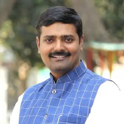 सपा-कांग्रेस गठबंधन को भाजपा ने लठबंधन करार दिया