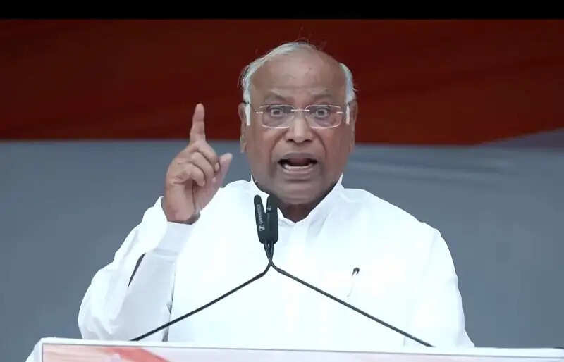 राहुल गांधी का केंद्र पर हमला, भारत-अमेरिका ट्रेड डील को बताया किसानों के खिलाफ