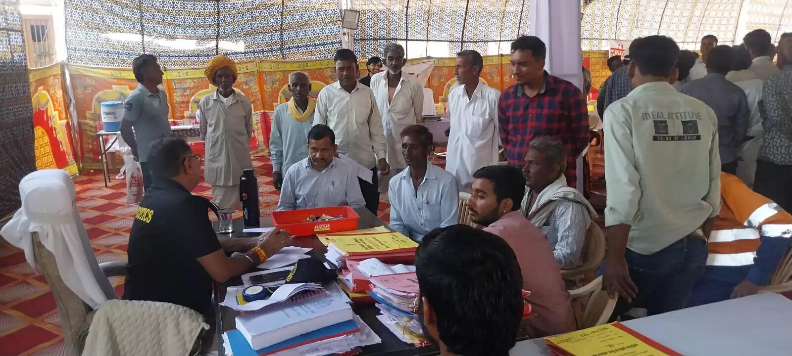 अब अफीम खेती की निगरानी करेंगे शिक्षित मुखिया, राजस्थान के करीब दो हजार गांवों में होगी नियुक्ति