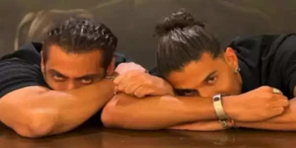 सलमान खान ने सूरज पंचोली के साथ शेयर की तस्वीरें