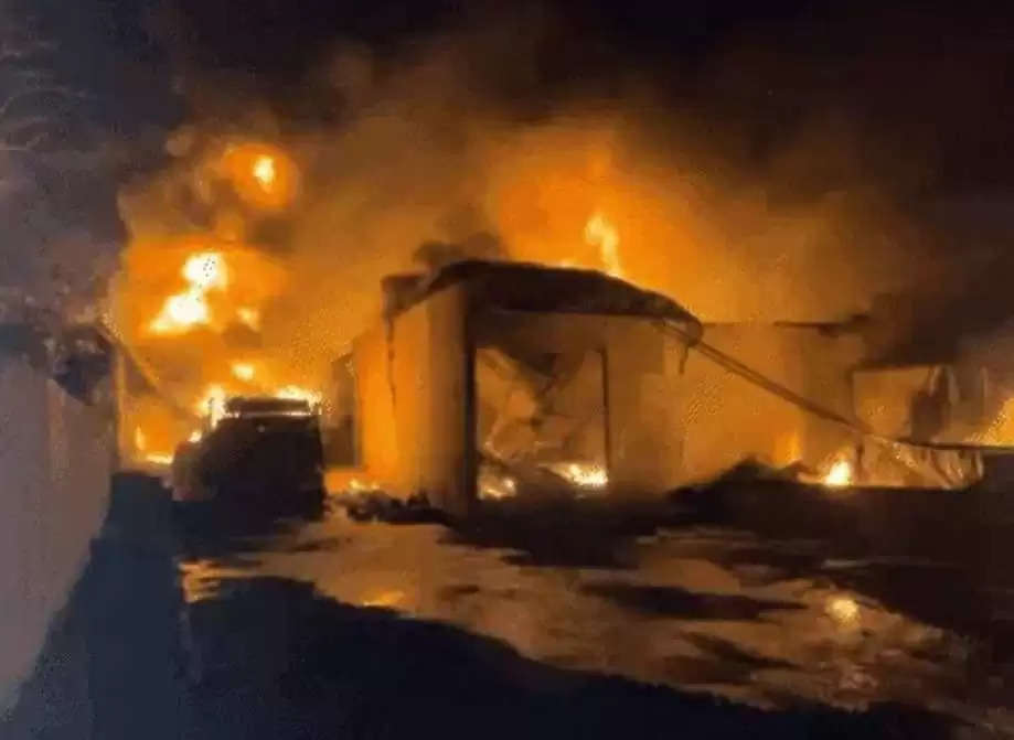 भिलाई के इंडस्ट्रियल एरिया में लगी भीषण आग पर काबू पाया गया