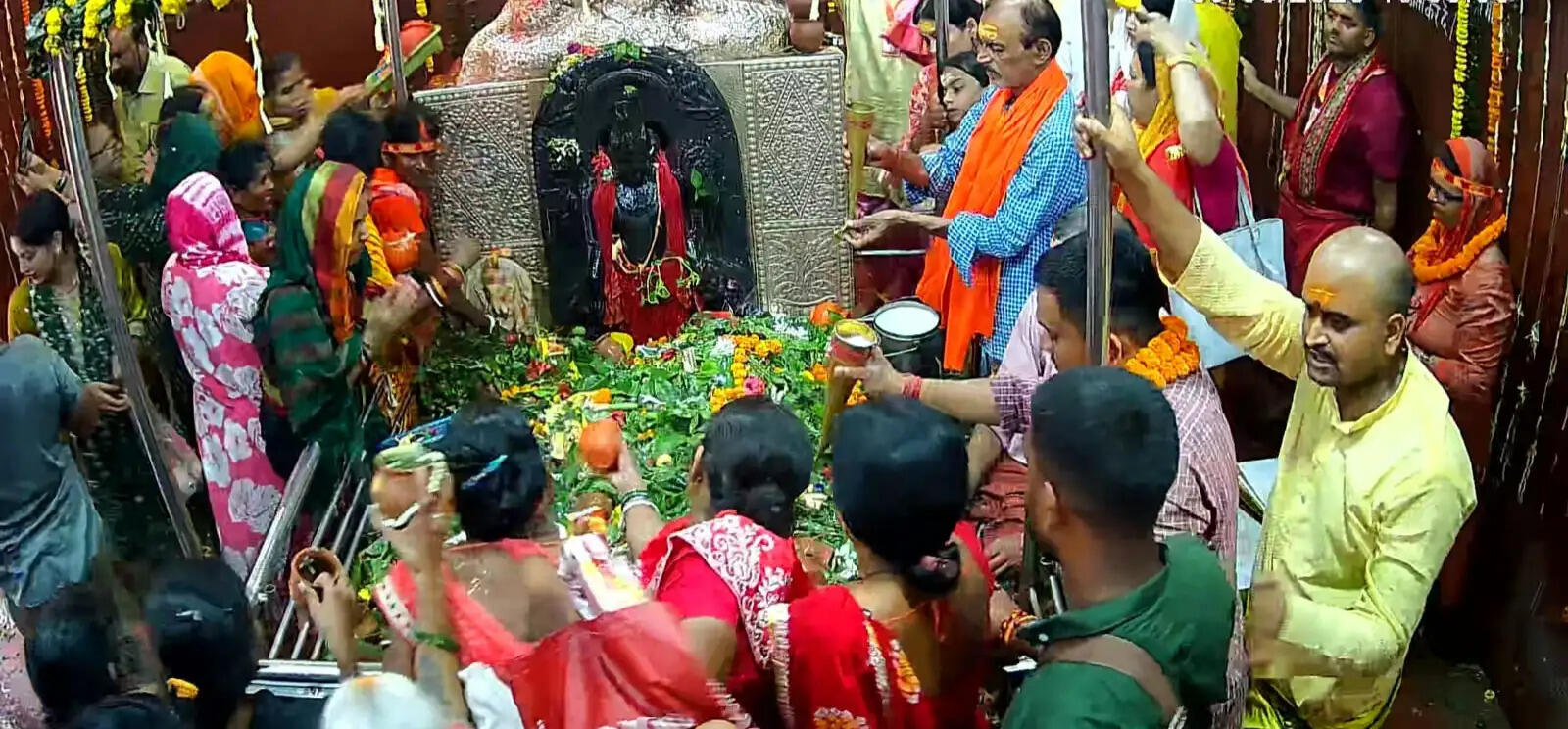 बाबा हरिहरनाथ मंदिर में श्रावण के द्वितीय सोमवार को लेकर तैयारियां पूरी