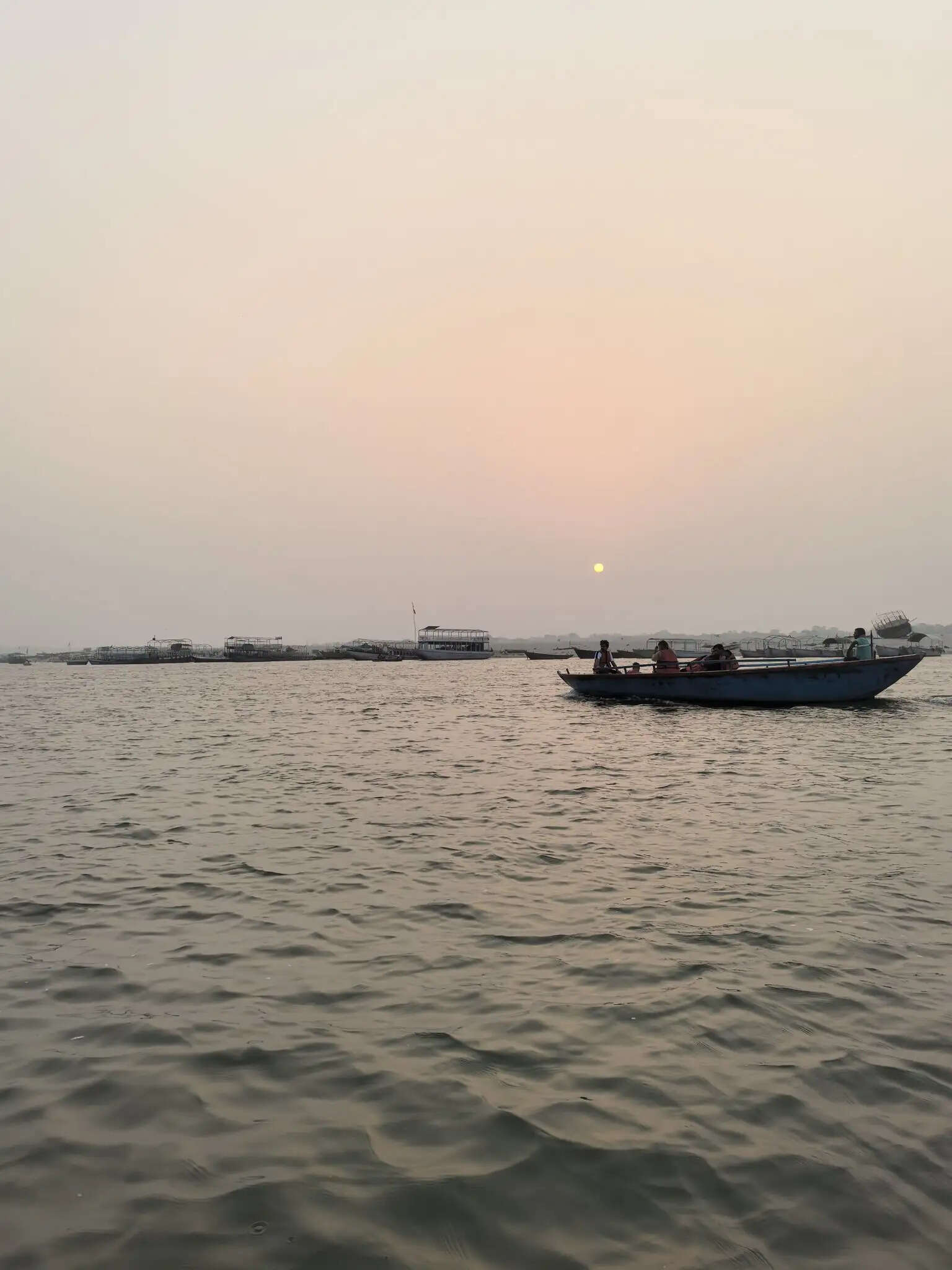 (रिपीट) भारत में चीन के राजदूत ने बनारस की सुबह, गंगा आरती और नौका विहार के अनुभव किए साझा