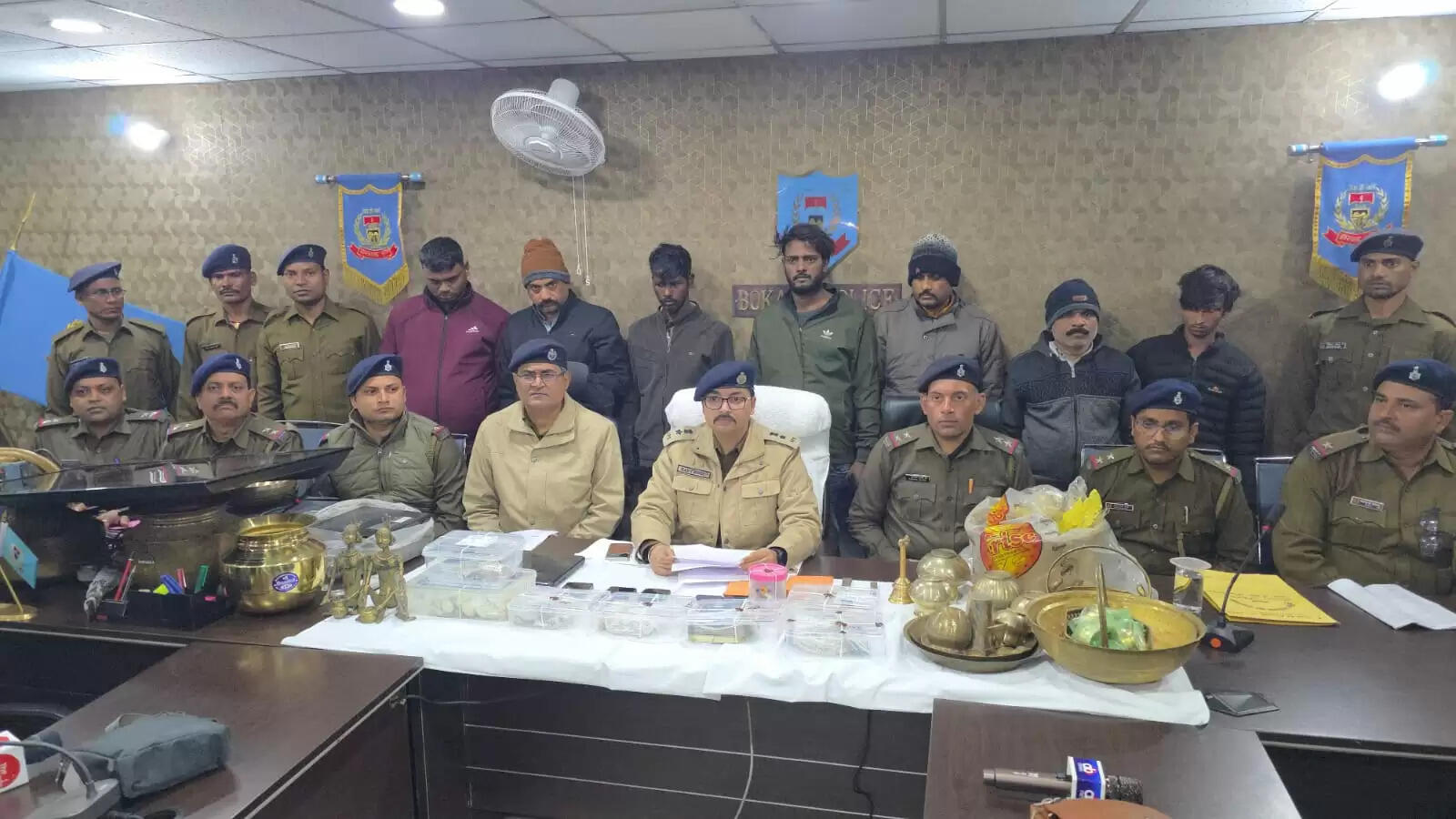 चोरी करने वाले गिरोह के दो नाबालिग सहित नौ अपराधी पकड़ाये, 44 कांडों का खुलासा