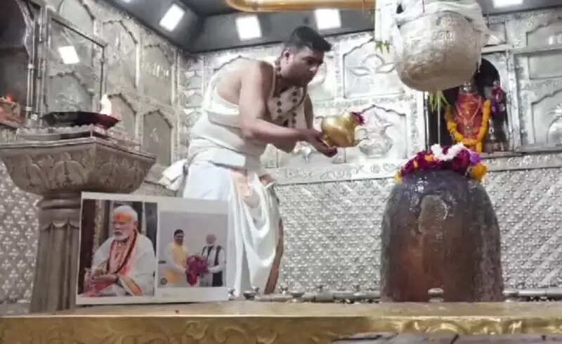 मोदी के लिए महाकाल मंदिर में हुई विशेष पूजा, नवनिर्वाचित सांसदों को दिल्ली बुलाया