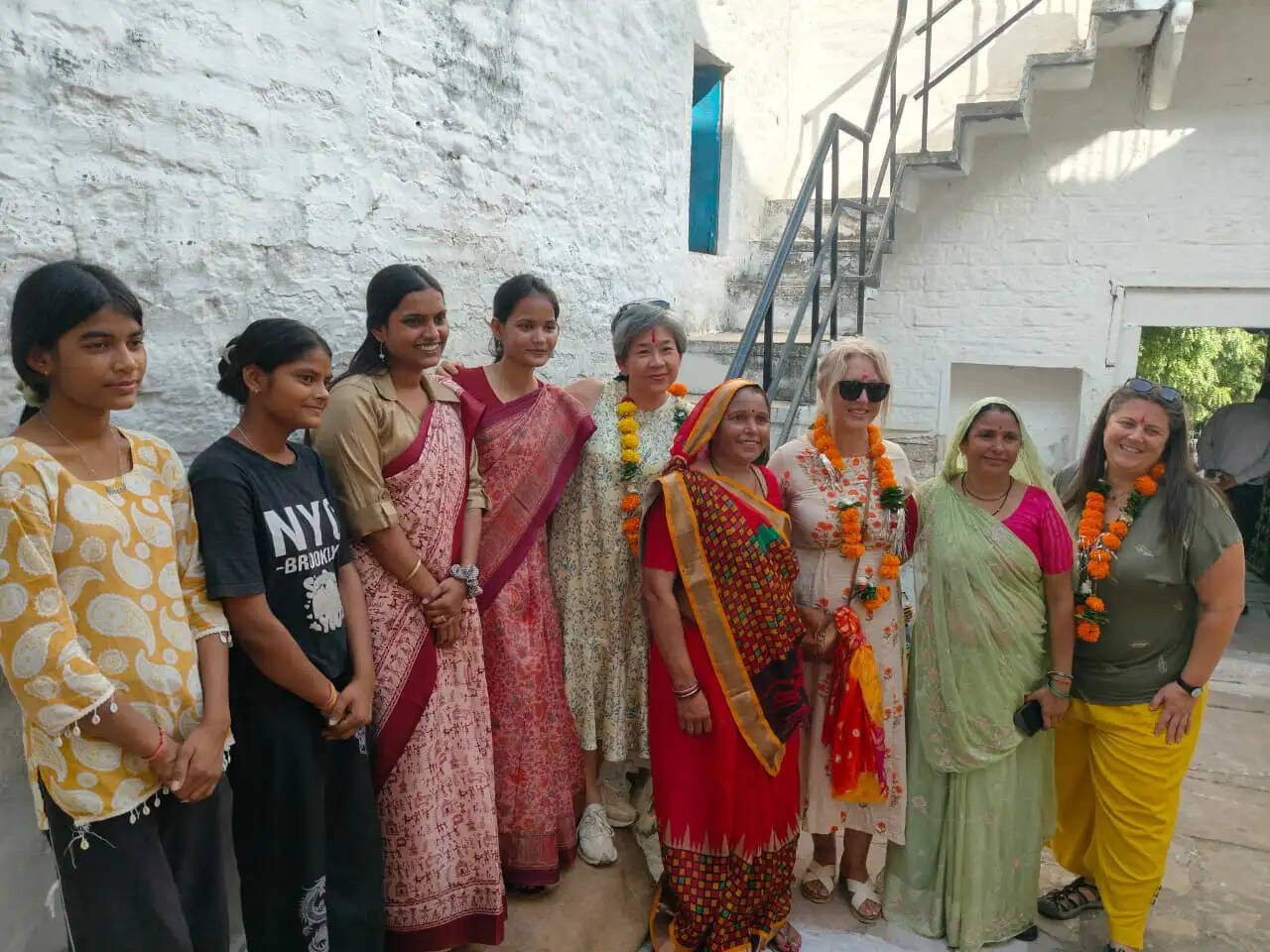 चंबल की धरती पर विदेशी मेहमानों ने जानी विरासत, संस्कृति और ग्रामीण जीवन की कहानी