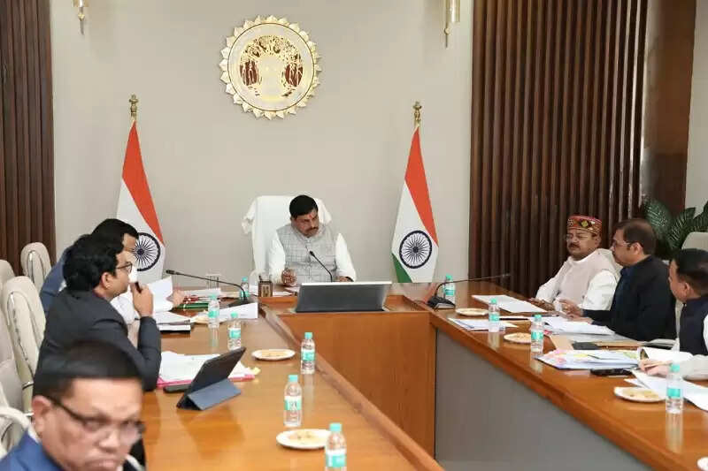 मृगनयनी, विंध्या वैली जैसे ब्राण्ड के विक्रय केन्द्रों का जिला स्तर तक किया जाए विस्तार: मुख्यमंत्री डॉ. यादव