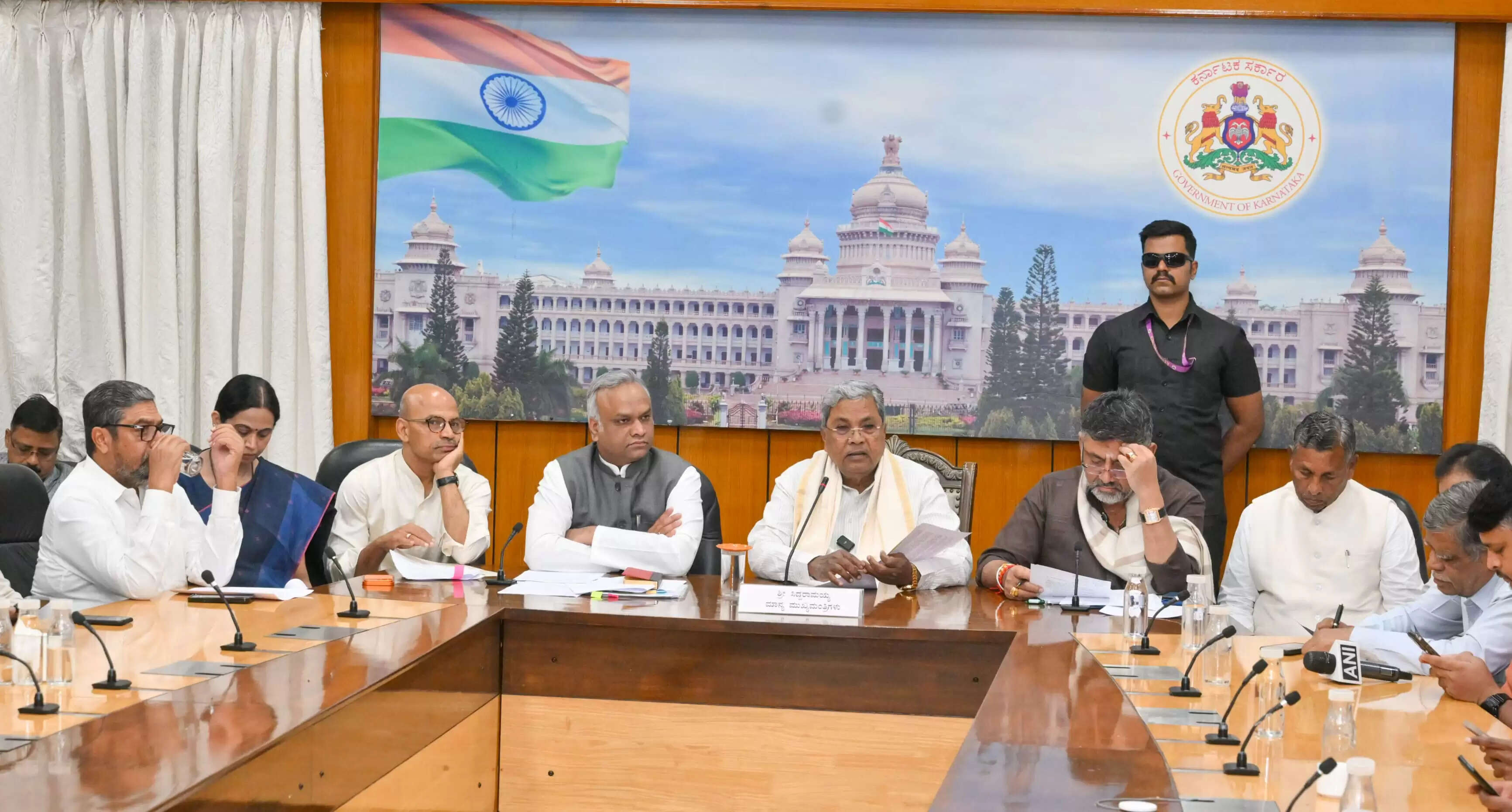 मनरेगा को कमजोर कर गांवों की शक्ति छीनी जा रही है: सिद्धारमैया