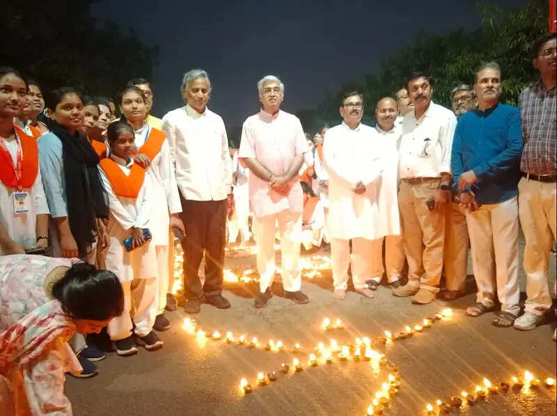 चित्रकूट में रामनवमी को मनी दीपावली, 22 लाख से अधिक दीपों से जगमगाया शहर