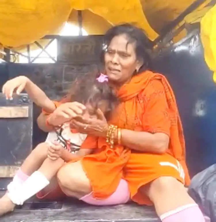 पुलिस की सतर्कता से मां-बेटी का मिलन, बिछड़ी पांच वर्षीय नंदिनी को सुरक्षित खोजकर सौंपा