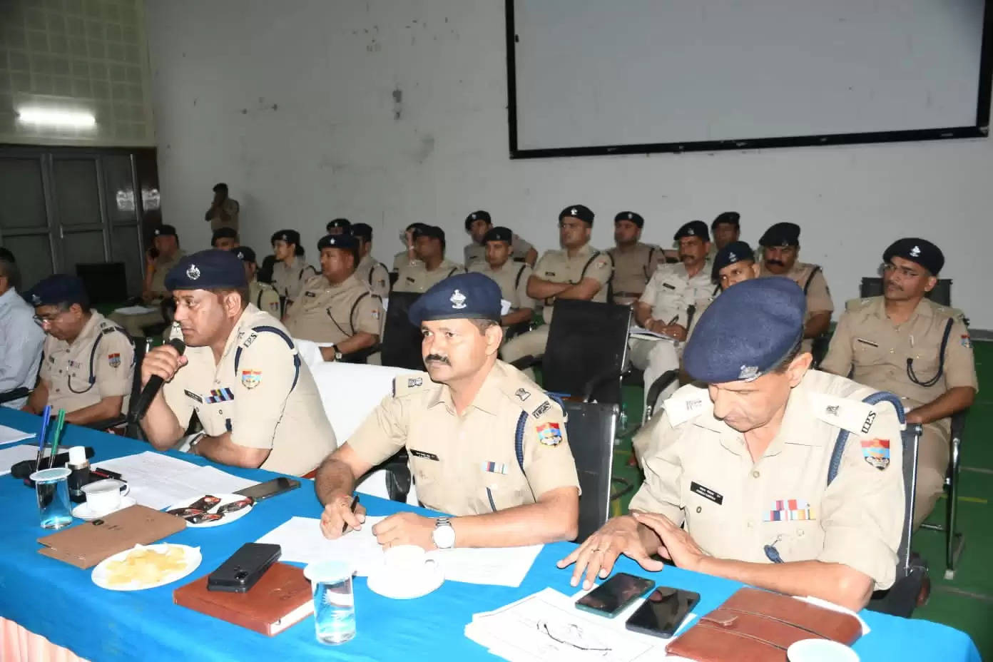 सोमवती अमावस्या स्नान पर्व के लिए तैनात पुलिस बल को एसएसपी ने किया ब्रीफ